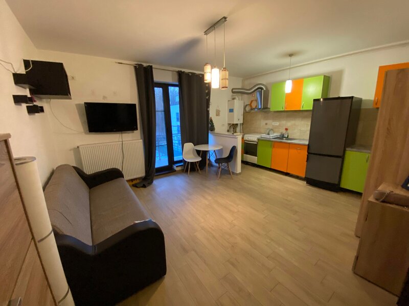 Sector 6, garsoniera Padurea Rosu,
